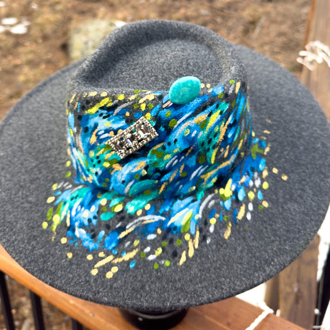 "Starstruck" Gray Vegan Felt Hat with Rhinestone Brooch & Turquoise Stone Hat Pin